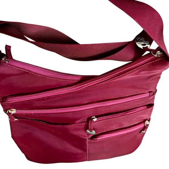Travelon Cross Body Bag Pink Berry Purse Travel Multi Pocket - Picture 1 of 10